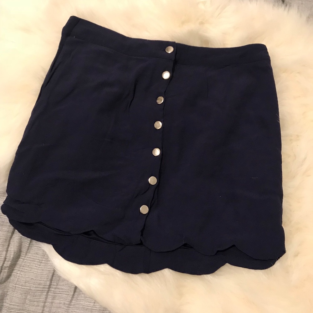Scalloped hem skirt